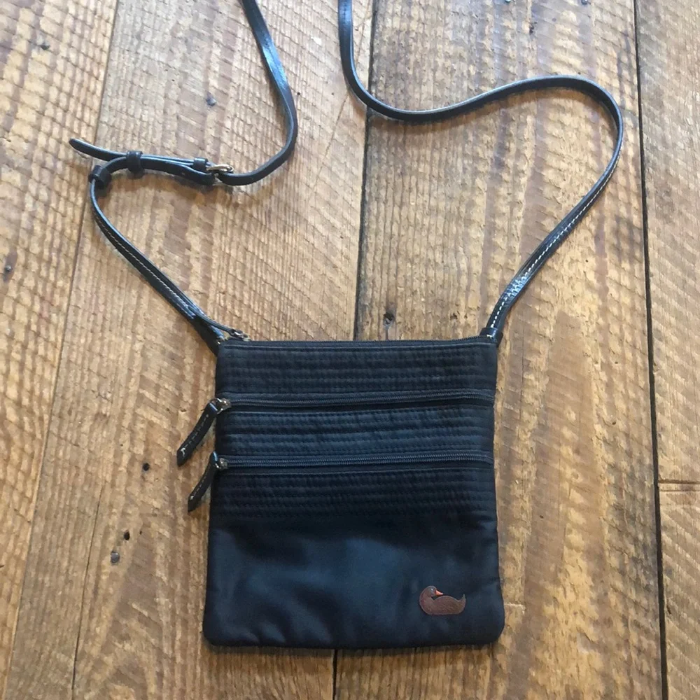 Dooney & Bourke black crossbody bag